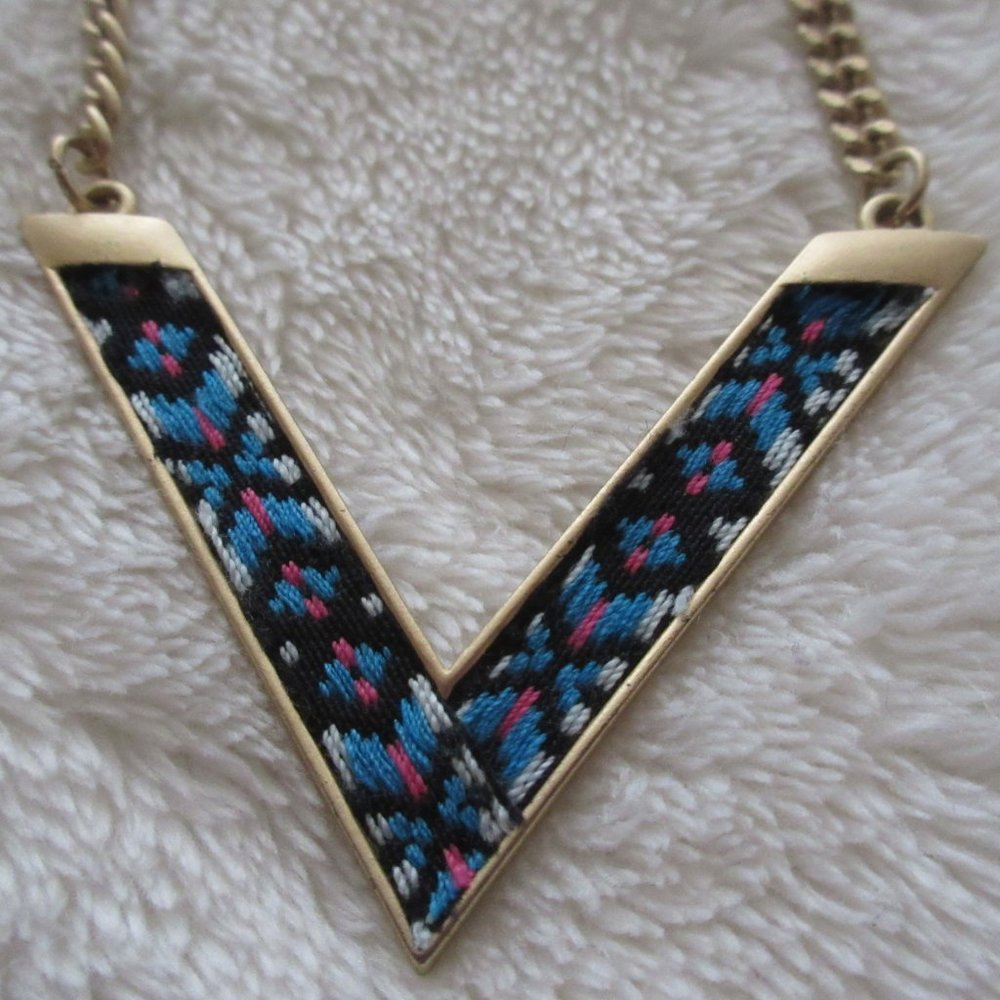 Boho Knitted V necklace